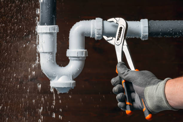 Professional Leak Detection technician working in Zanesville, IN